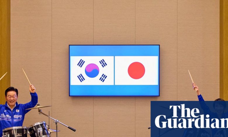 Cymbal of unity? South Korea and Japan leaders bash out K-pop hits after summit talks