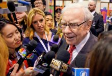 Some Warren Buffett wisdom on his last day leading Berkshire Hathaway