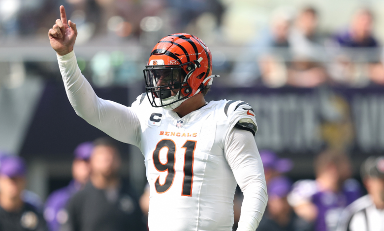 NFL free agency 2026 live updates: Tracking all rumors, signings and trades as new league year begins