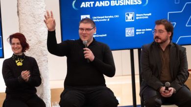 Turn your passion into a paycheck: how DeviantArt can help you make money from art