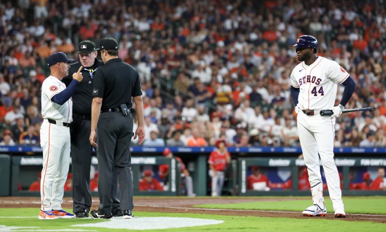 Houston roof takes away likely Yordan Alvarez home run in bizarre scene
