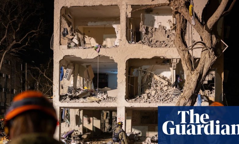 Almost 100 wounded in Iranian missile strikes on southern Israel