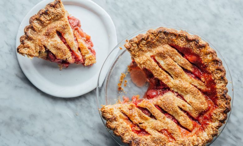 Best Strawberry Rhubarb Pie