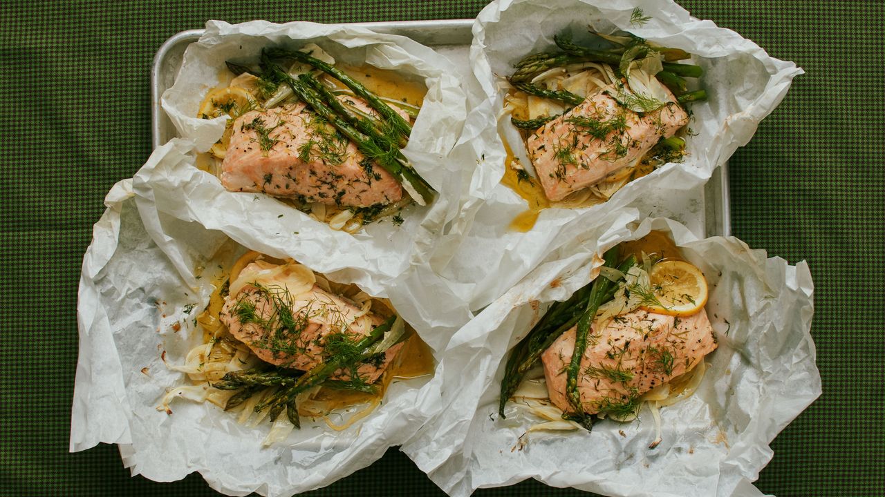 Parchment Paper Salmon (Salmon en Papillote)