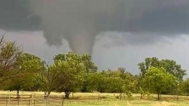Oklahoma tornado destroys homes, forces Air Force base to close