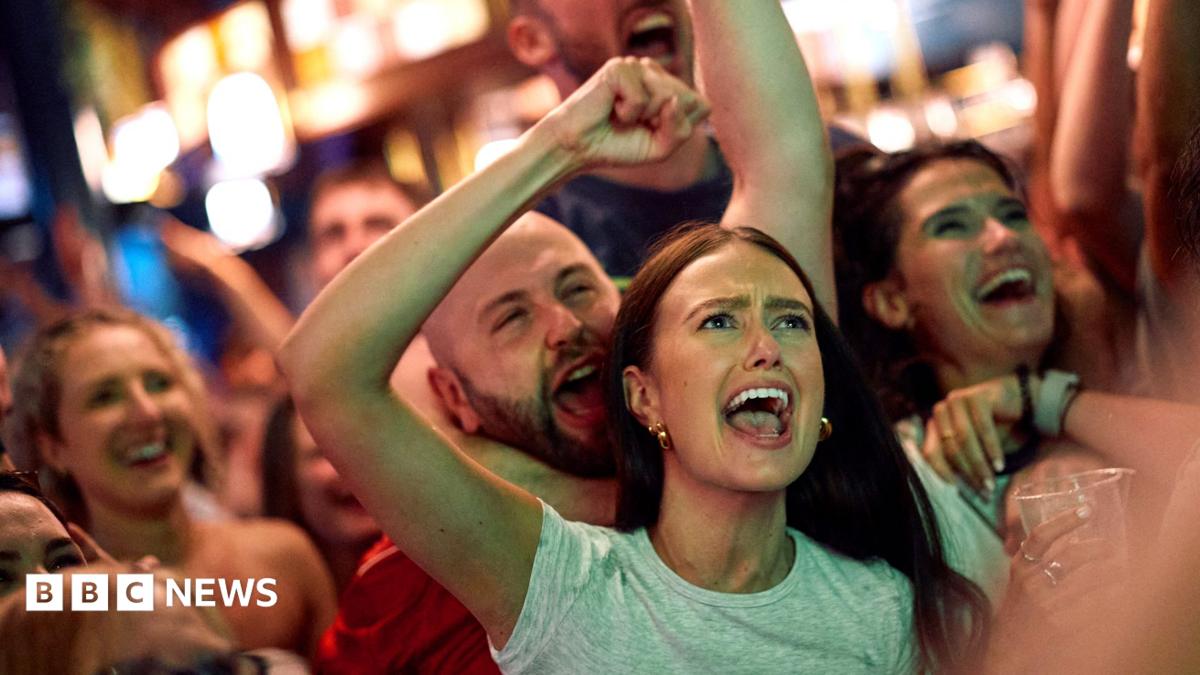 Government rules out extending pub hours for England v Mexico game