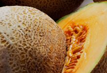 How to Cut a Cantaloupe: Easy Step-by-Step Guide