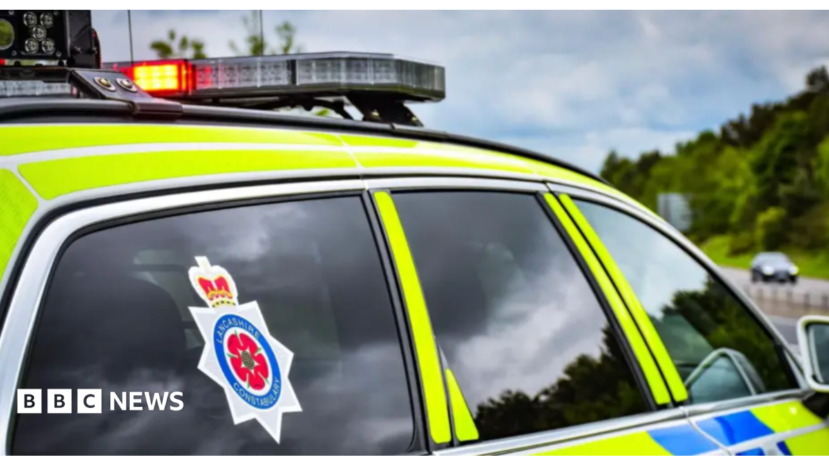 Two found dead in crashed car in missing men search