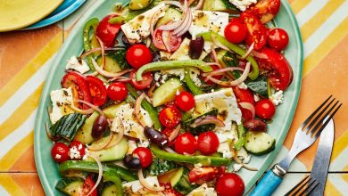 Greek Salad (Crunchy and Bright)