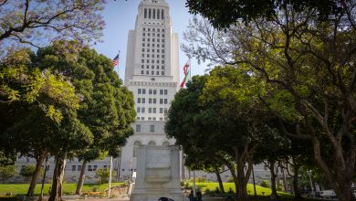 Man jumps to his death from Los Angeles City Hall