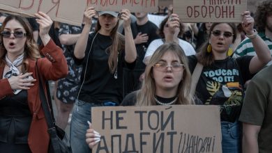 Zelensky Faces Pressure to Remove Ukraine’s Top General