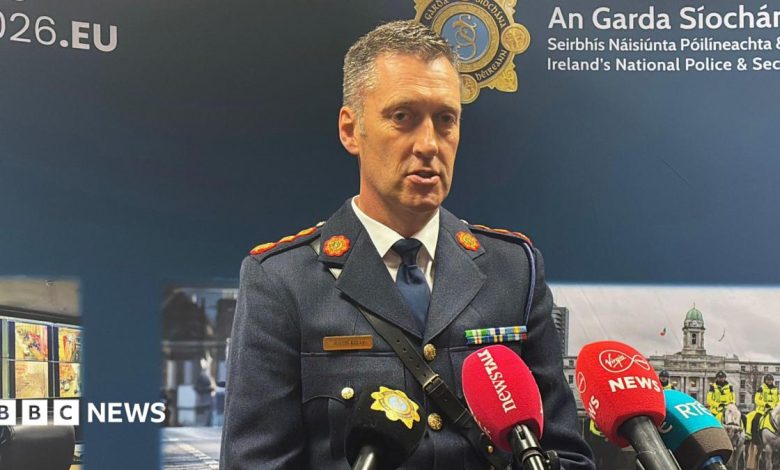 ‘Extremely significant’ bomb in car intercepted on way to NI, Irish police say