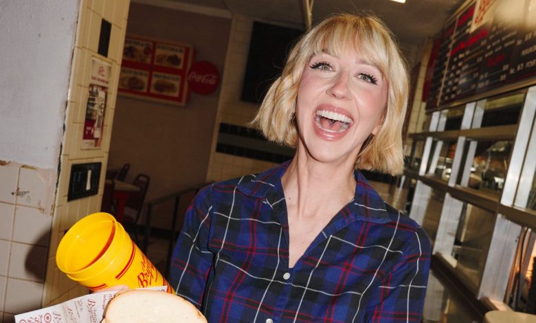 Heidi Gardner Is Kansas City Barbecue’s Loudest Cheerleader