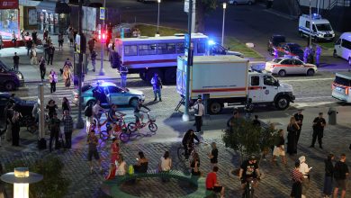 Homemade bomb carried by woman kills 3, injures 21 near Moscow restaurant, authorities say