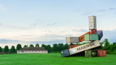 The Hamptons Go to War Against Art