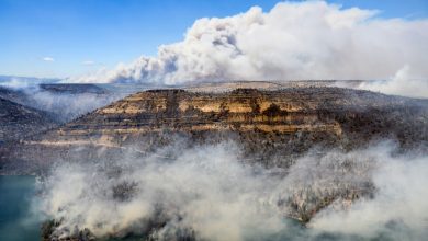 Oregon fire looms near town as 4th firefighter dies weeks after Colorado blaze