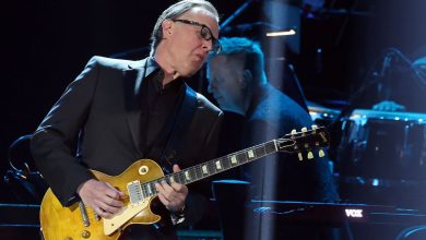 Joe Bonamassa says “armchair quarterbacks” have turned guitar culture toxic: “What do you want him to do? Burn his guitar in effigy? The guy had to go to therapy! What’s wrong with people?”