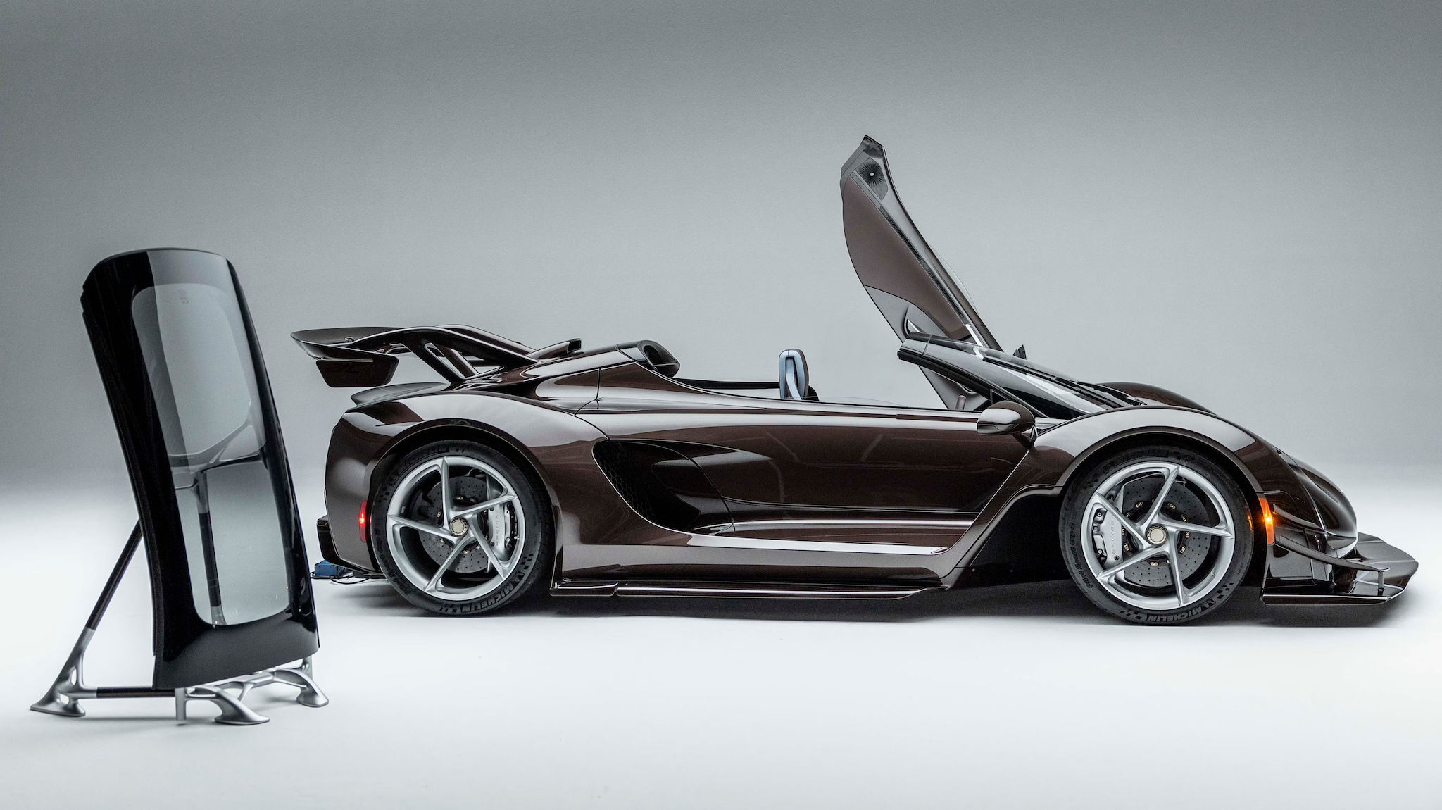 The $2,750,000, 3D-Printed Czinger 21C Spyder Makes 3,267 Pounds of Downforce—Roofless