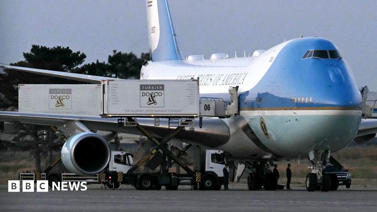 Members of Trump’s cabinet remained on decoy plane, after president’s quiet exit