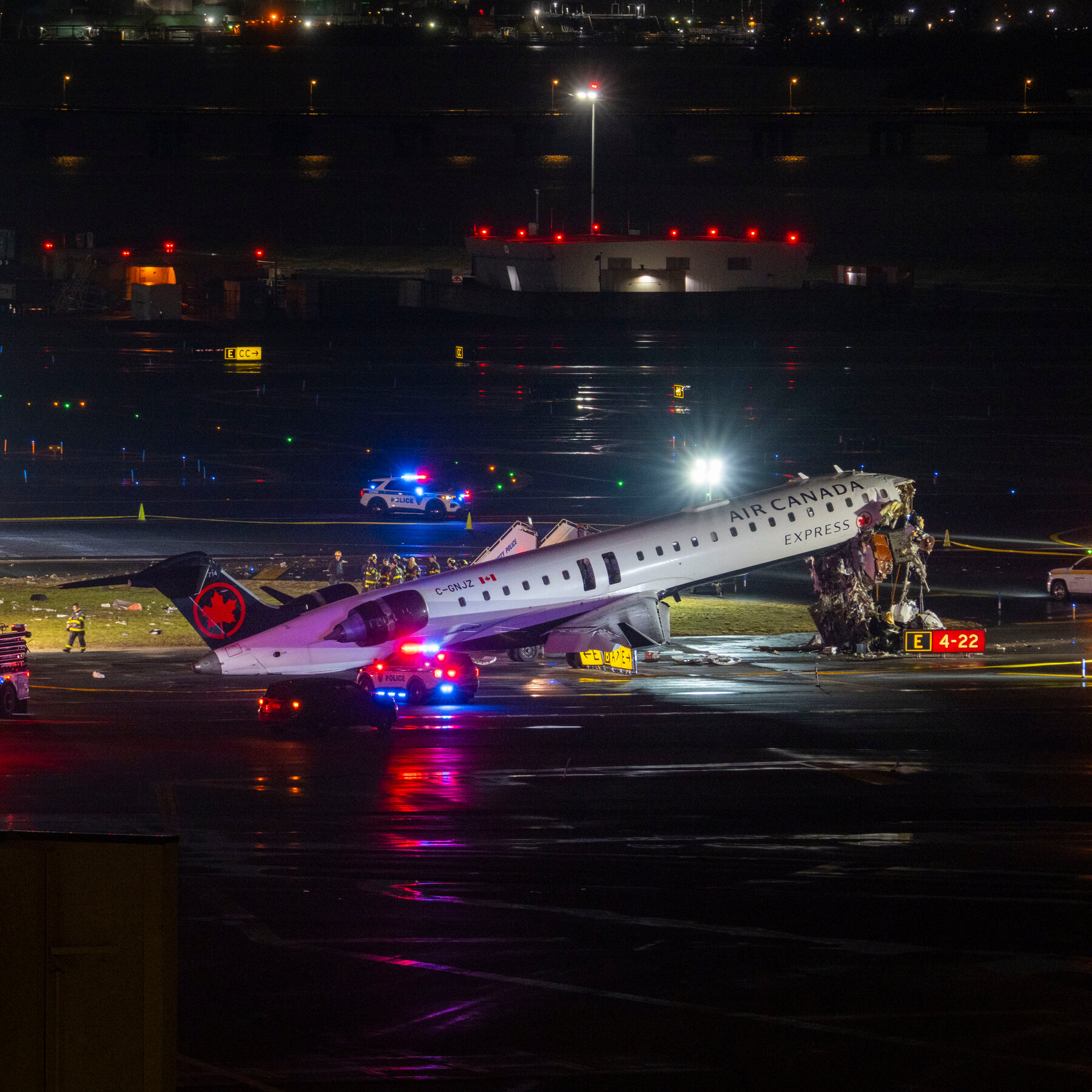 On Night of Deadly Air Canada Crash, Two LaGuardia Controllers Left Early