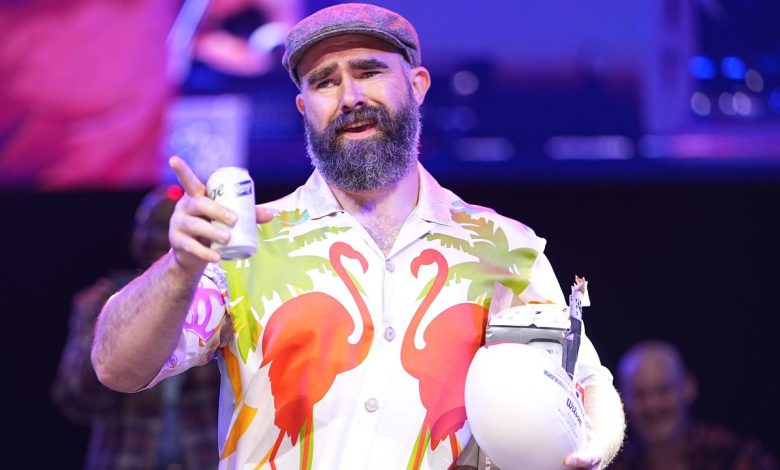 Jason Kelce Wants Your Piss!