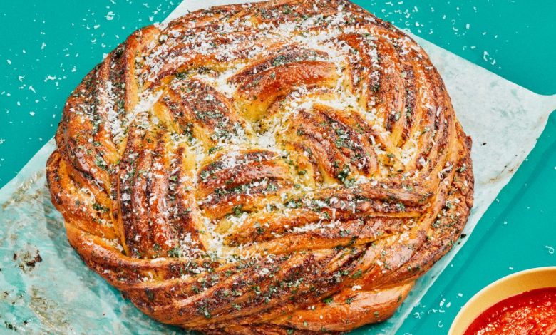Giant Garlic Knot