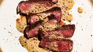 Steak au Poivre (Strip Steak With Creamy Peppercon Sauce)