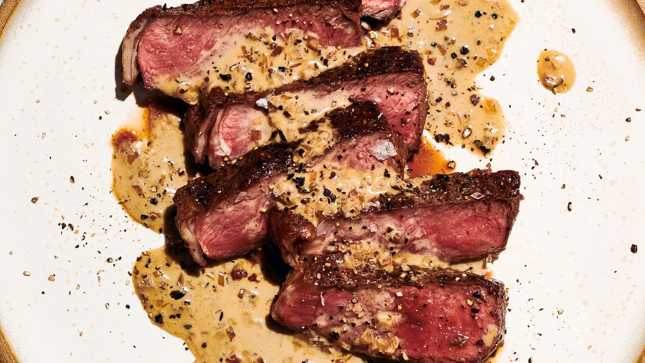 Steak au Poivre (Strip Steak With Creamy Peppercon Sauce)