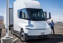 I Just Drove the New Tesla Semi, and It Was Several Tons of Fun