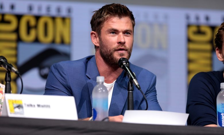 Chris Hemsworth (36076110772).jpg