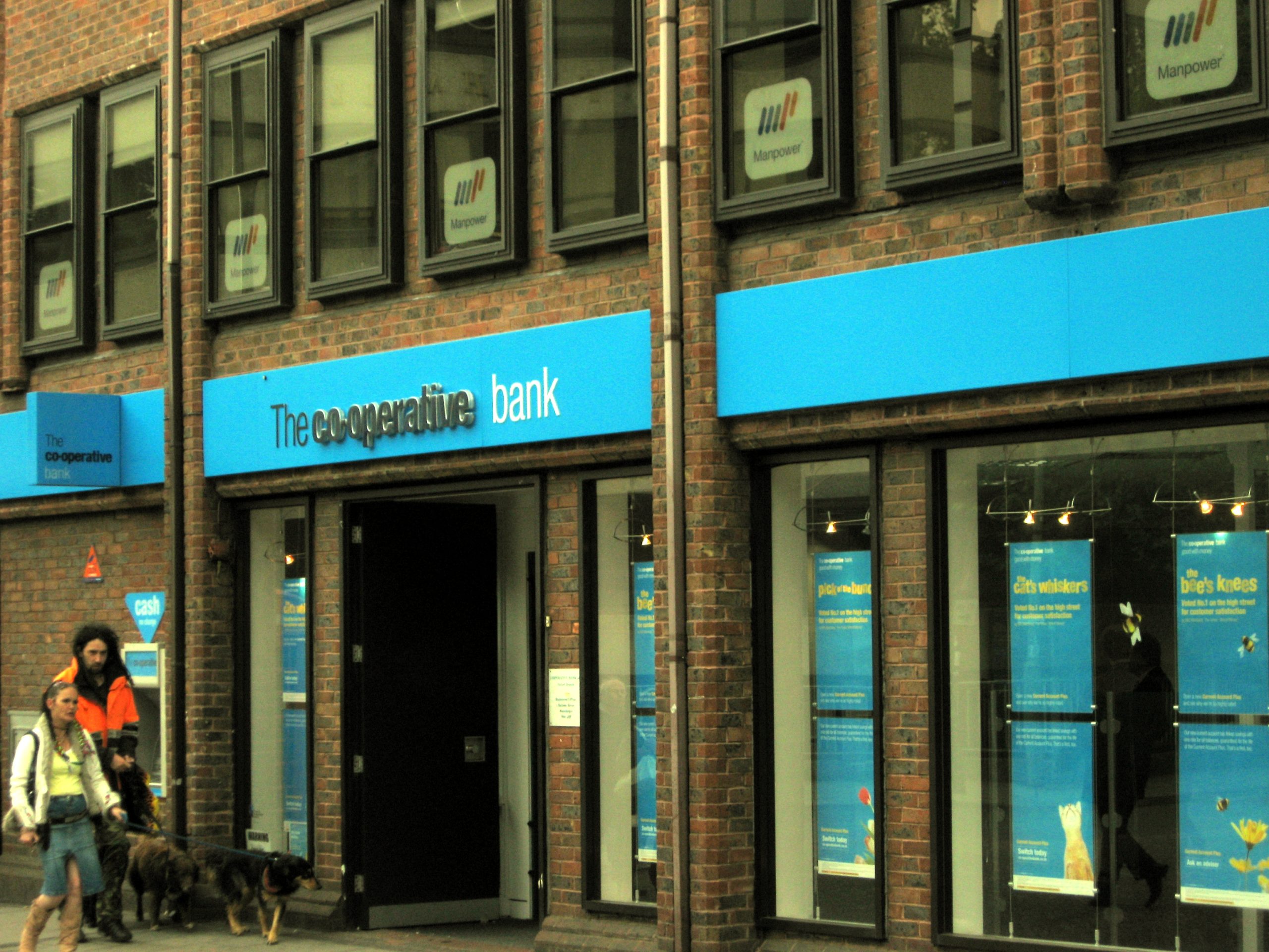 Co-operative Bank Oxford branch.jpg