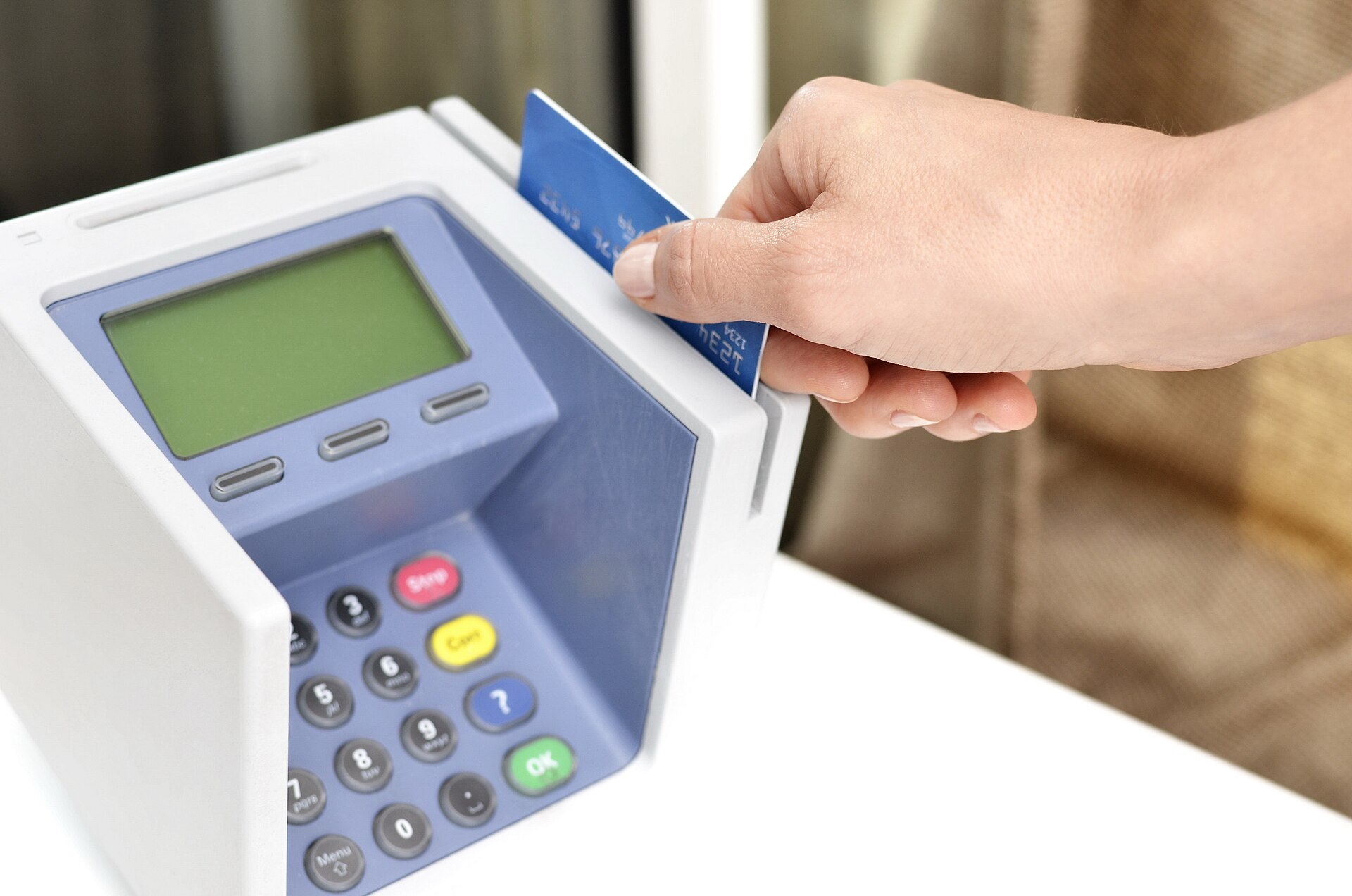 Paying with a Credit Card (28886645201).jpg