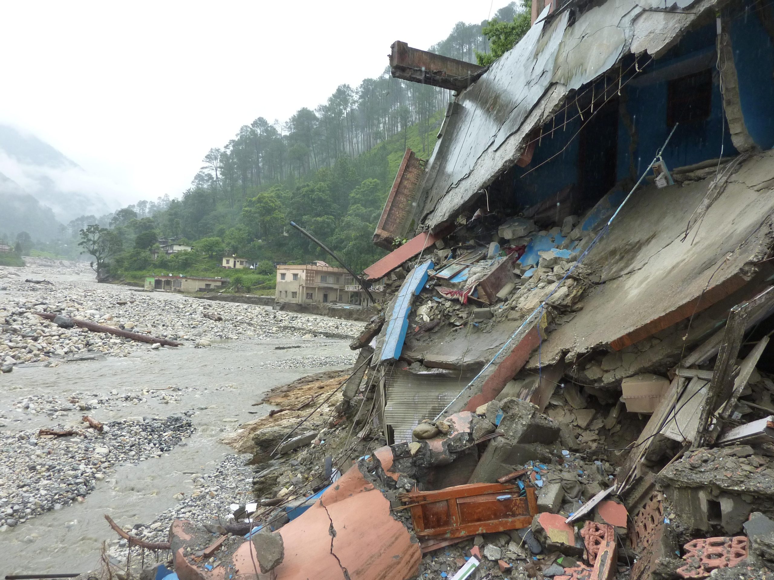 Flash floods in Uttarakhand 2012.jpg