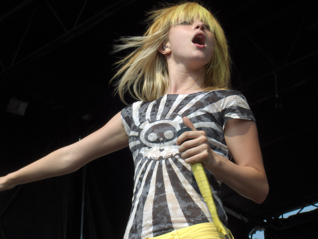 Hayley Williams Warped Tour 2007.jpg