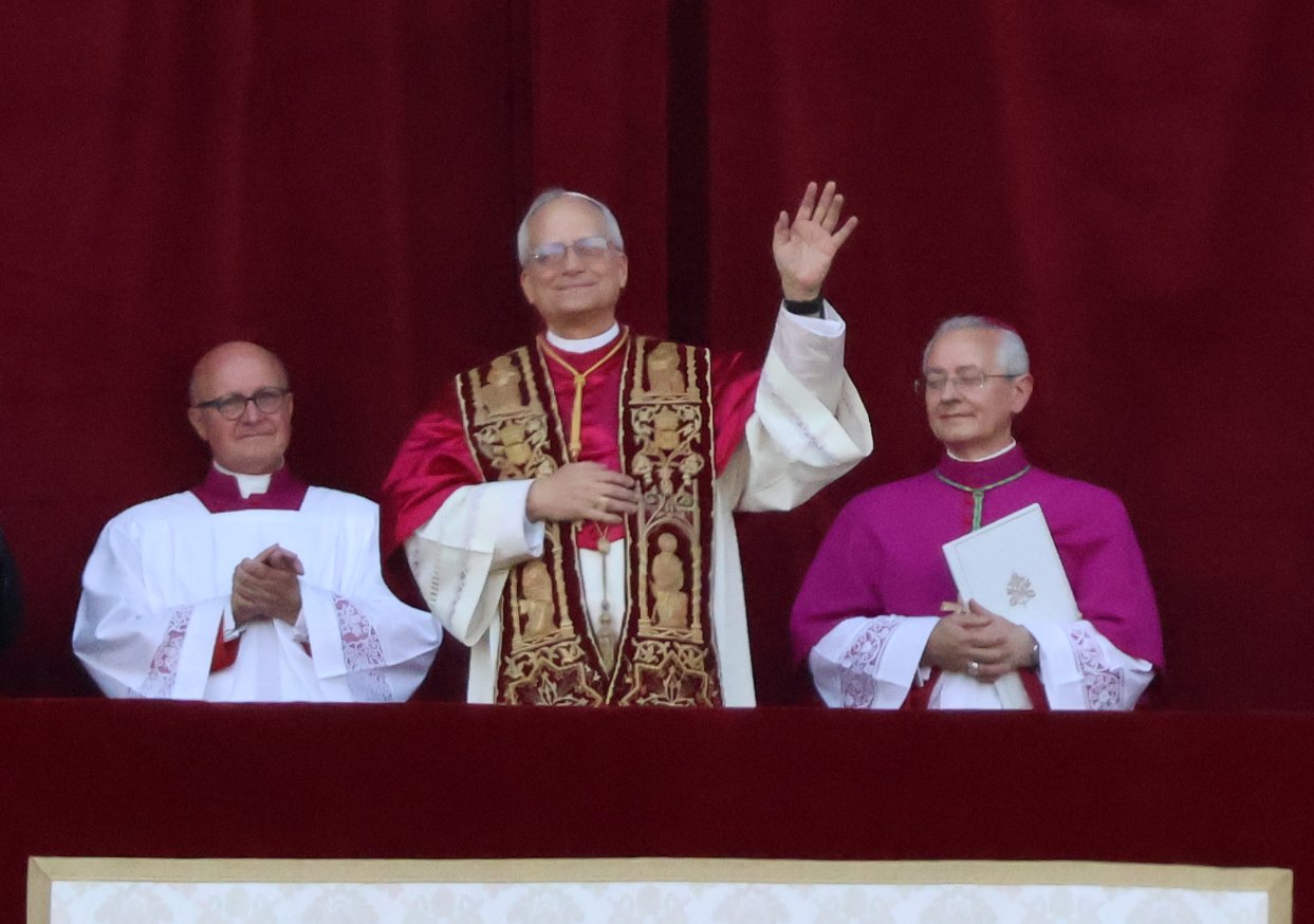Pope Leo XIV on the loggia (cropped).jpg