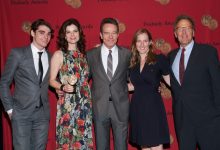 The cast and crew of 'Breaking Bad' 2014.jpg