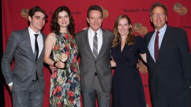 The cast and crew of 'Breaking Bad' 2014.jpg