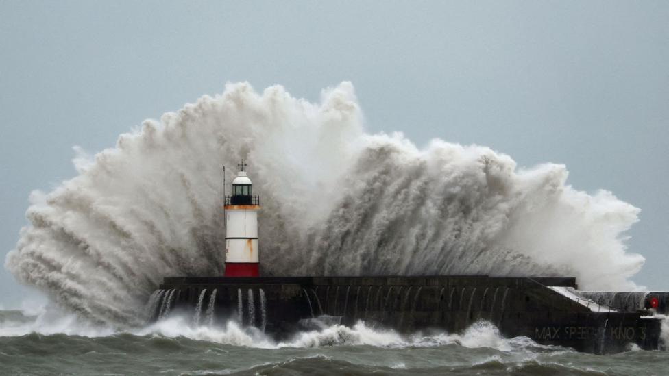 Image caption, Choppy seas led to a dramatic display at Newhaven, East Sussex